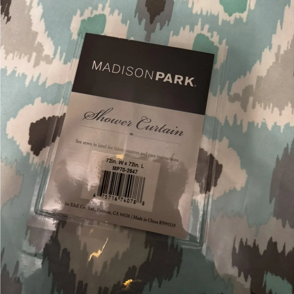 NWT - MADISON PARK - Shower Curtain 72